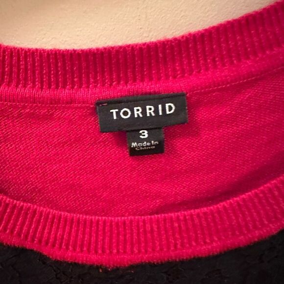 Torrid ||  Cold Shoulder Red Black Lace Sweater - Picture 3 of 6